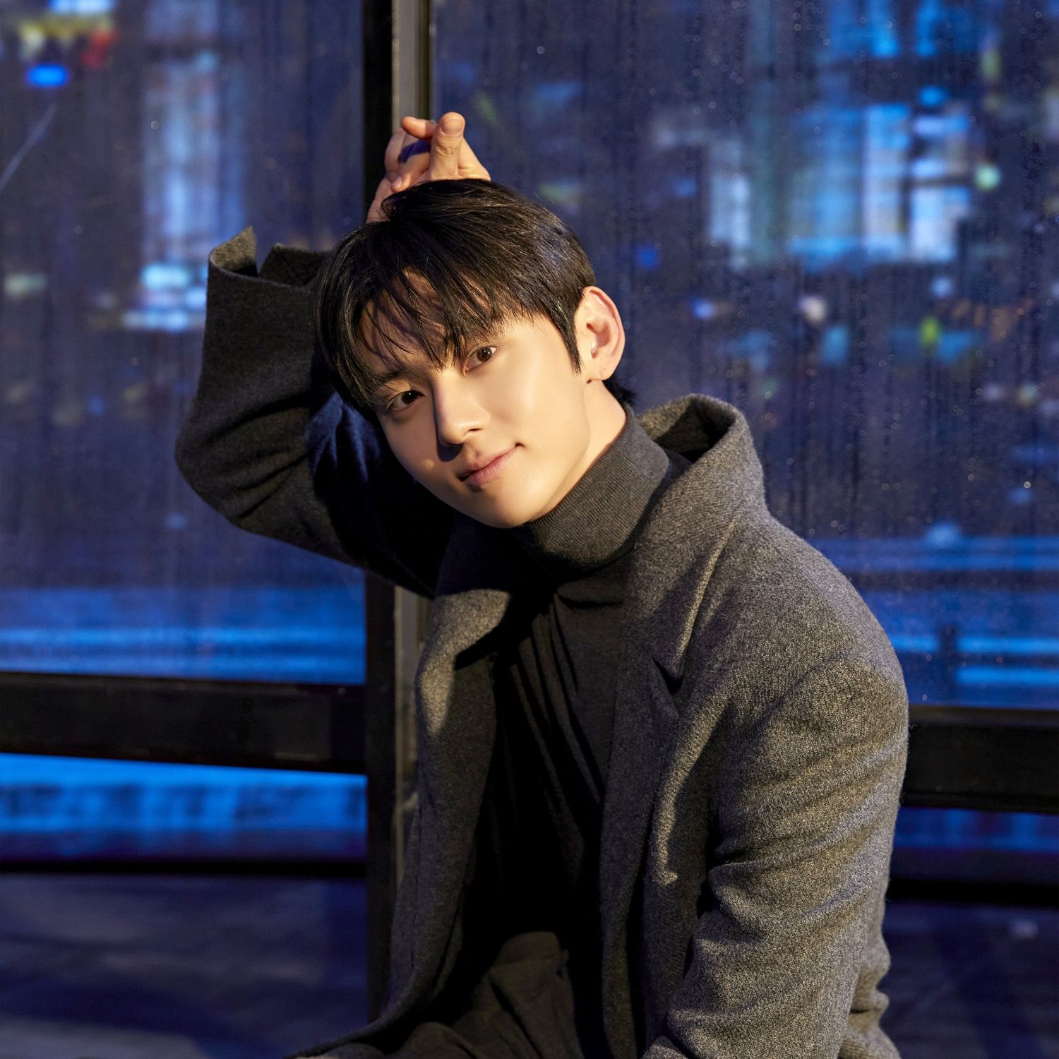 A moment captured by a fan of Hwang Minhyun