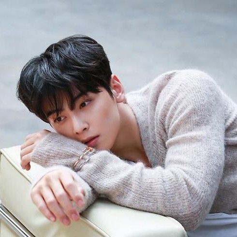 Latest photo of Cha Eunwoo