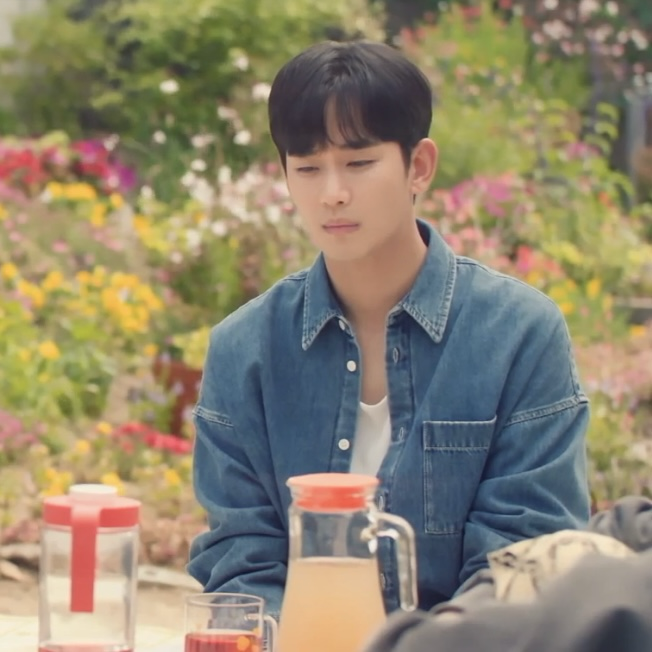 Recent activity shot of Kim Soohyun