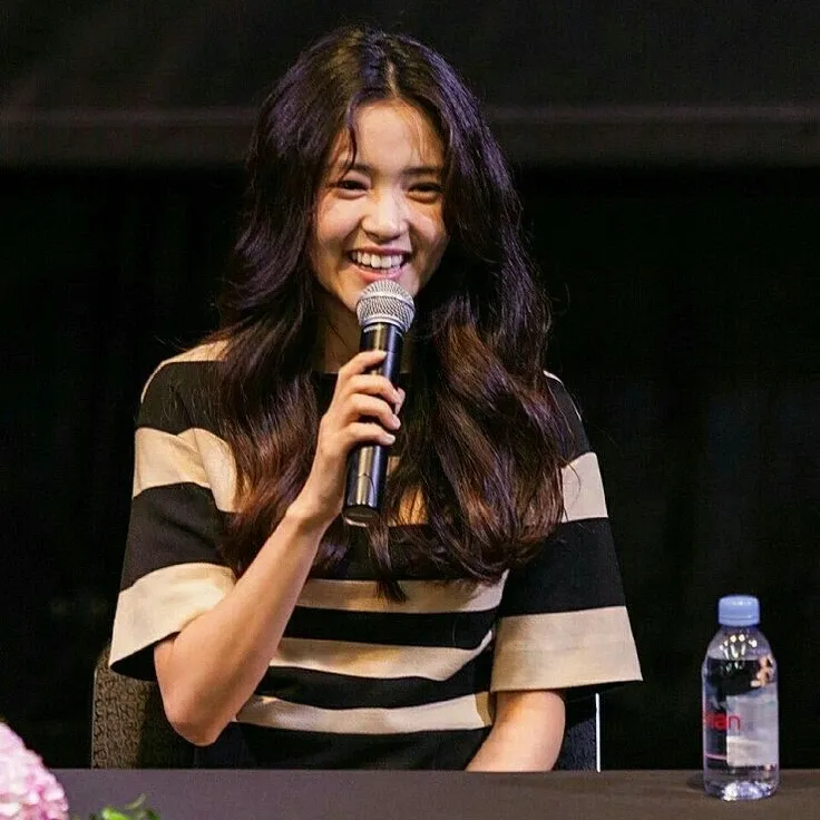 A moment captured by a fan of Kim Taeri