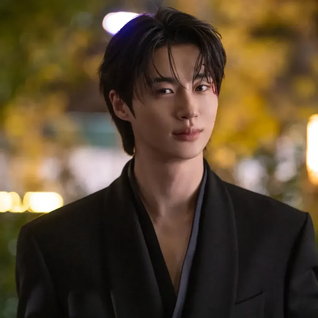 Recent activity shot of Byeon Wooseok