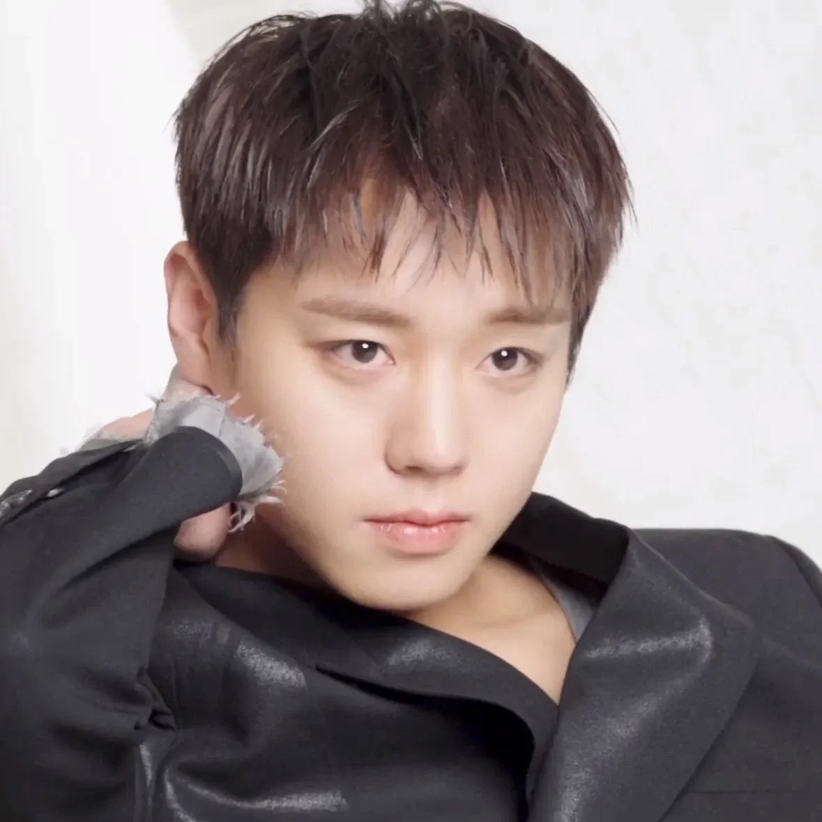 Cuplikan di balik layar dari Park Jihoon
