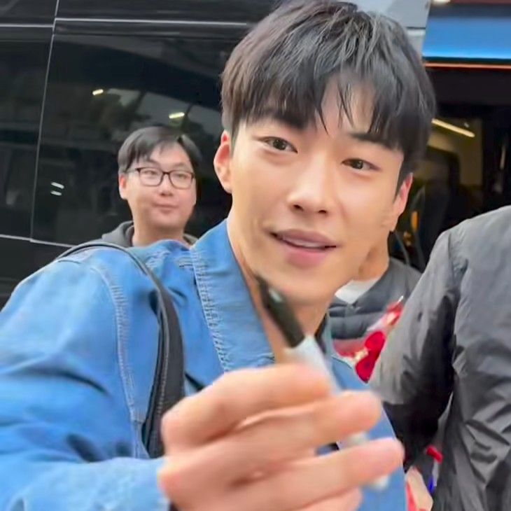 Behind-the-scenes cut of Woo Dohwan