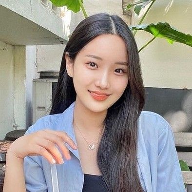 Recent activity shot of Kim Soyeon (2004)