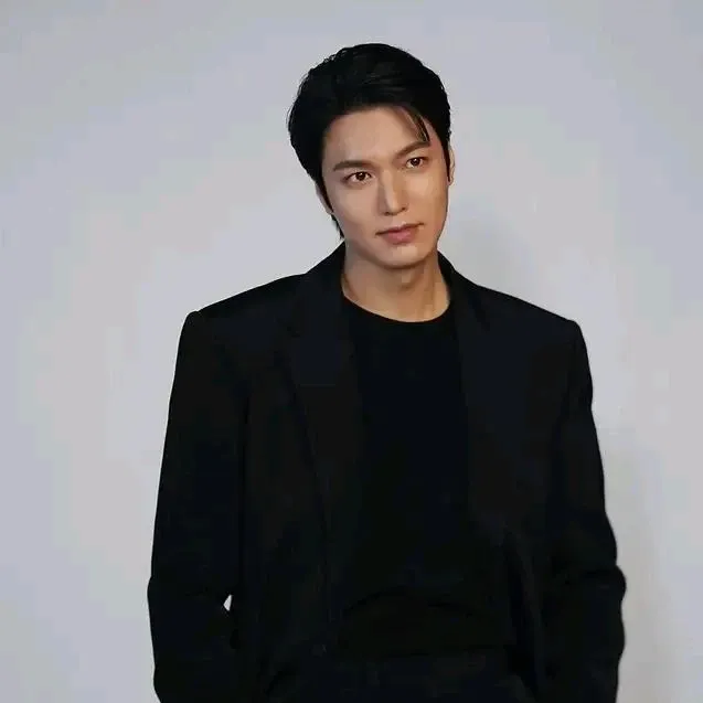 Recent activity shot of Lee Minho
