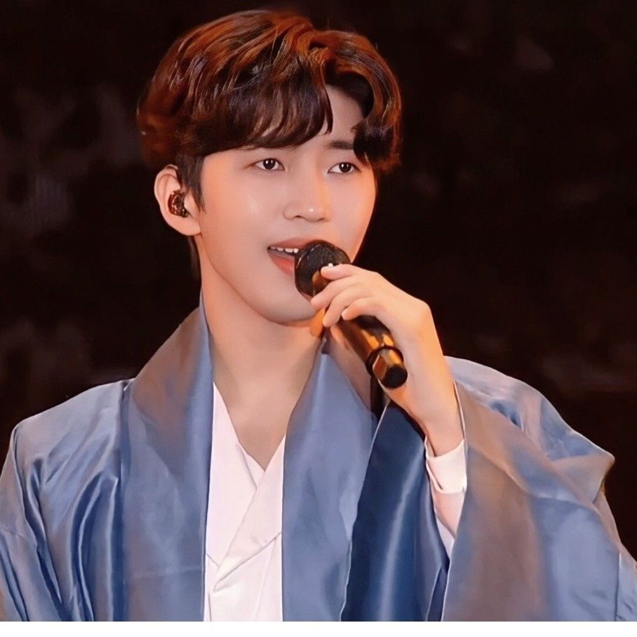 Momen yang diabadikan oleh penggemar Lim Youngwoong