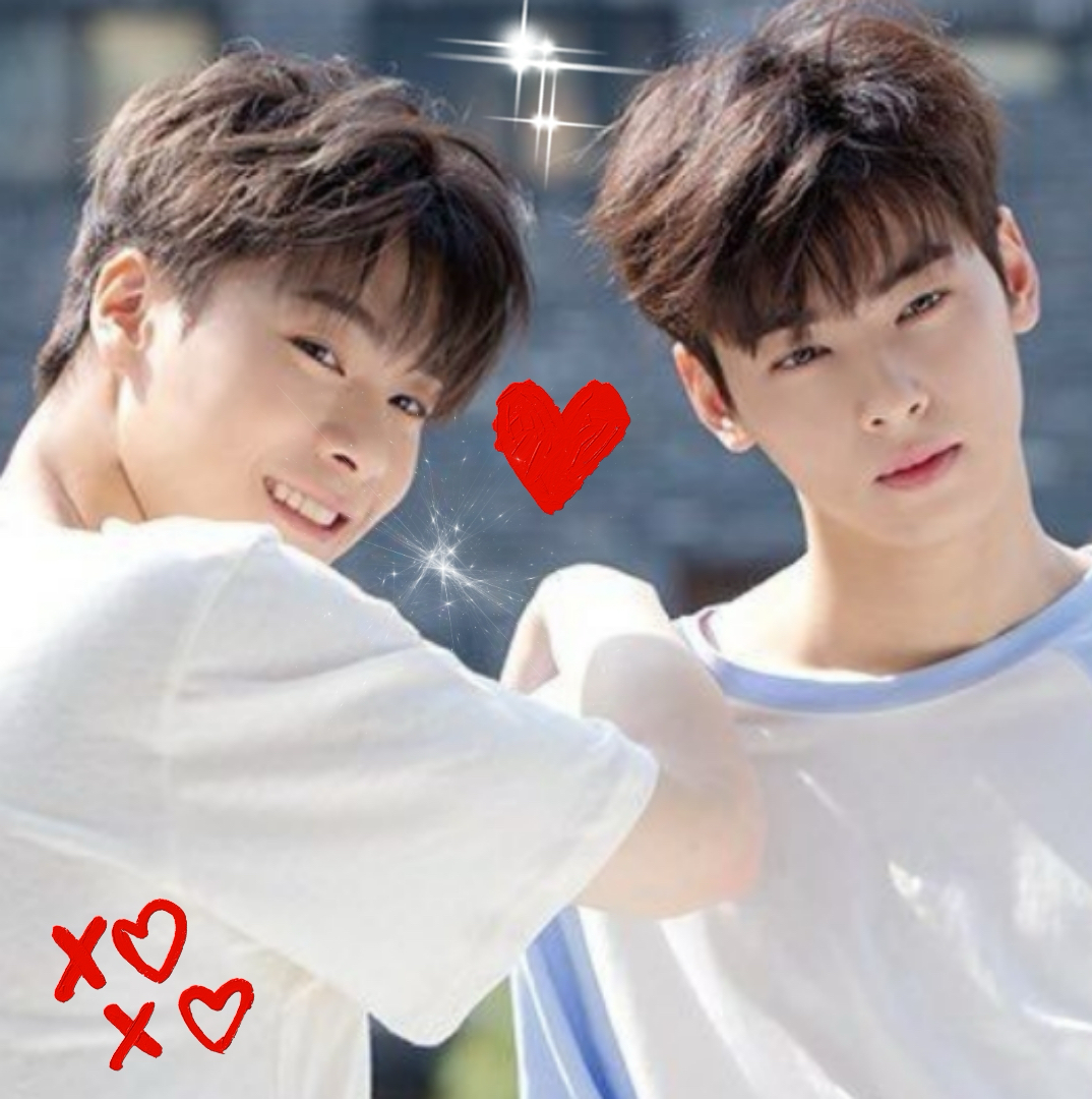 A moment captured by a fan of Cha Eunwoo