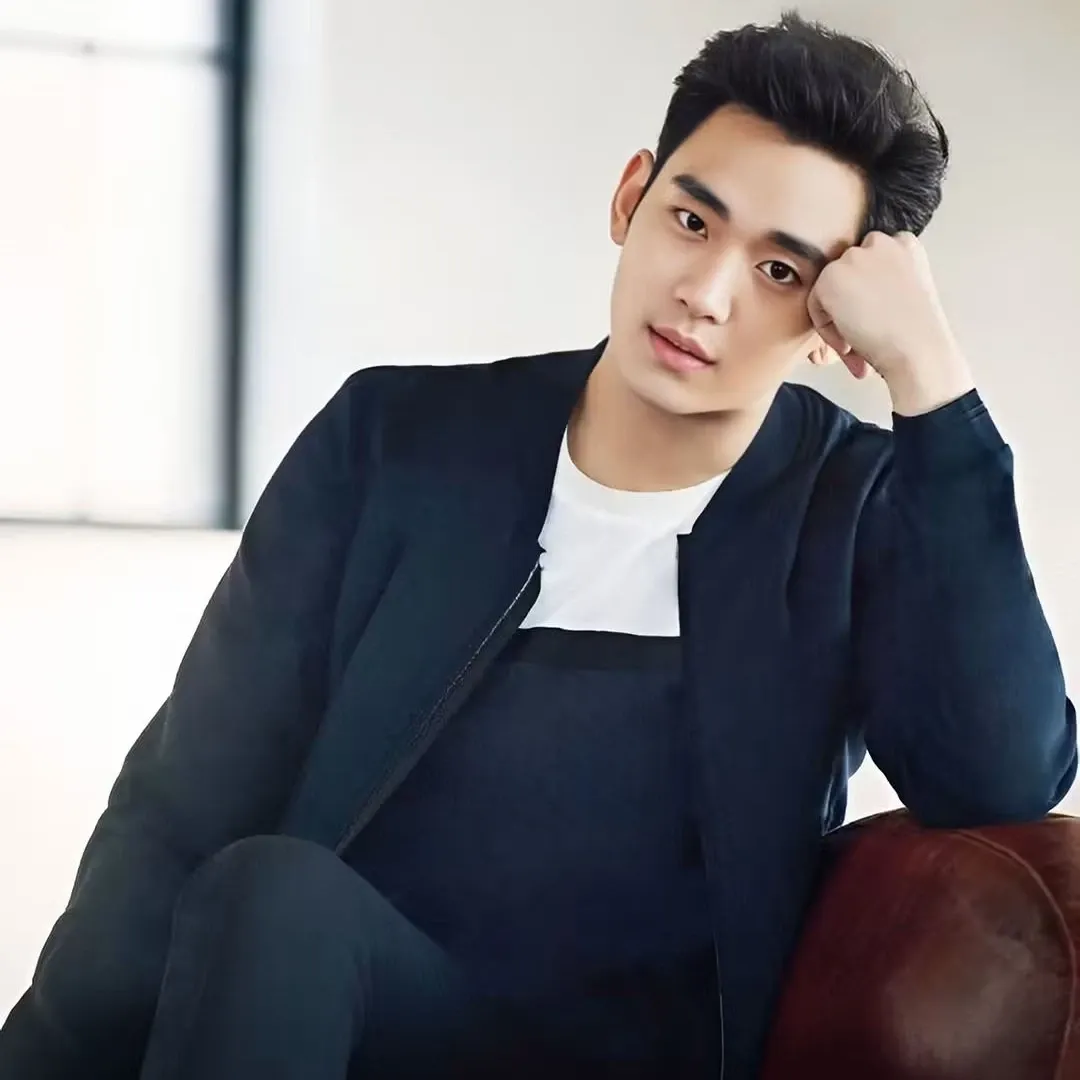 A moment captured by a fan of Kim Soohyun