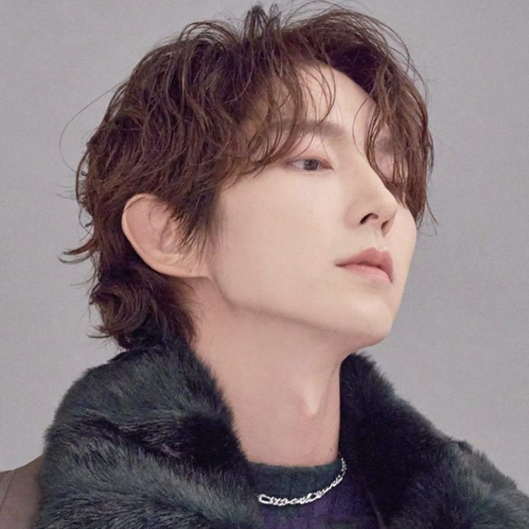 Behind-the-scenes cut of Lee Joongi