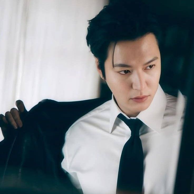 イ・ミンホの最近の活動ショット