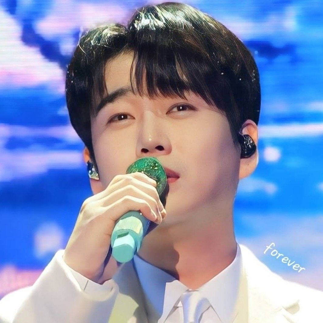 Behind-the-scenes cut of Hwang Youngwoong