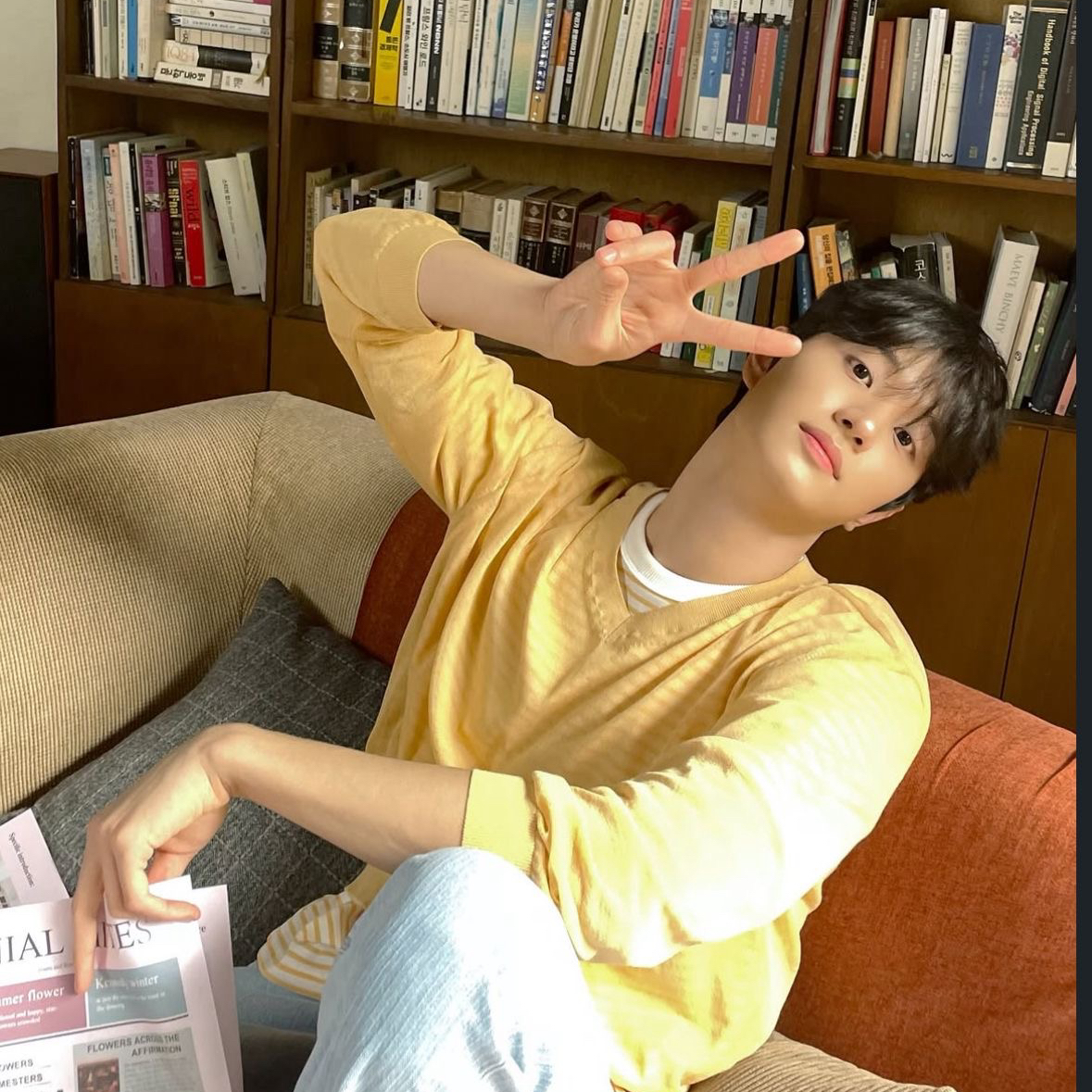 Behind-the-scenes cut of Kim Jaewon