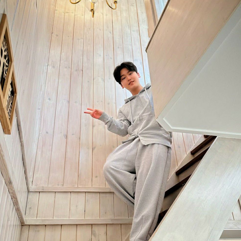 Recent activity shot of Park Sungon