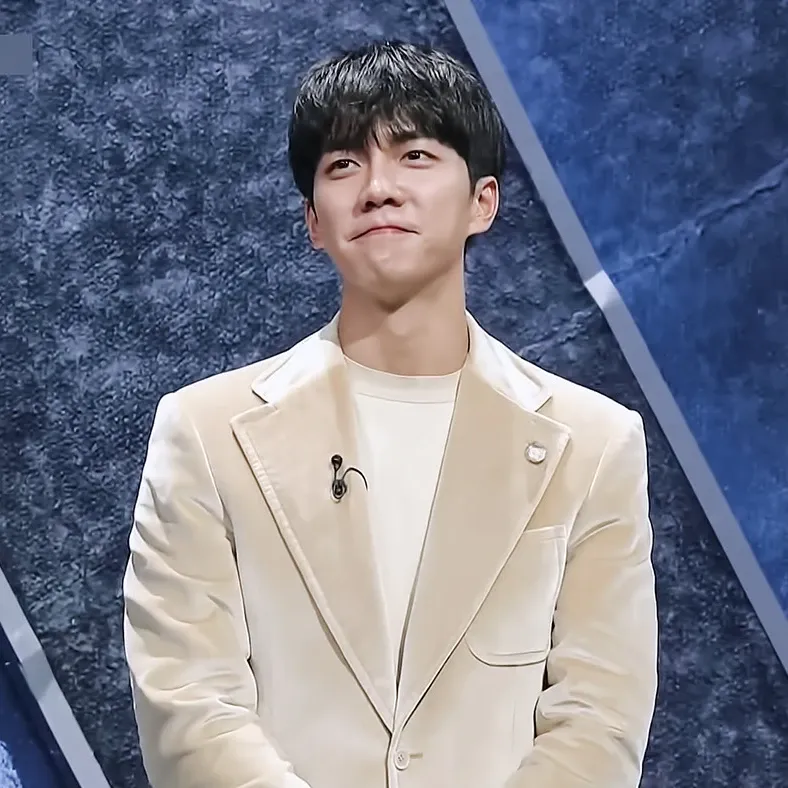 A moment captured by a fan of Lee Seunggi