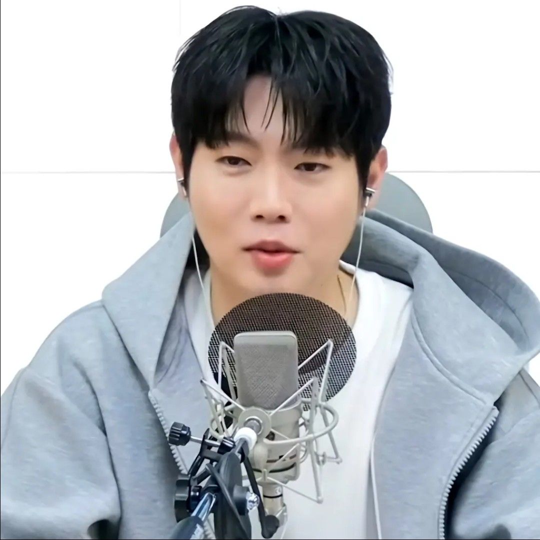 Recent activity shot of Son Taejin