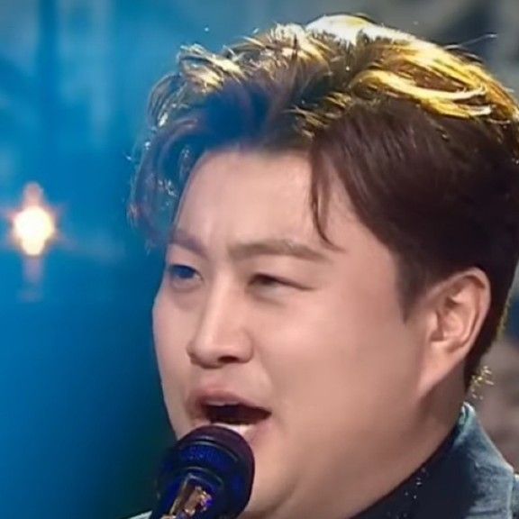 キム・ホジュンのビハインドカット