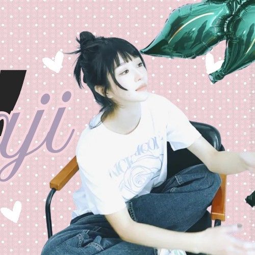 Latest photo of Seo Yeaji