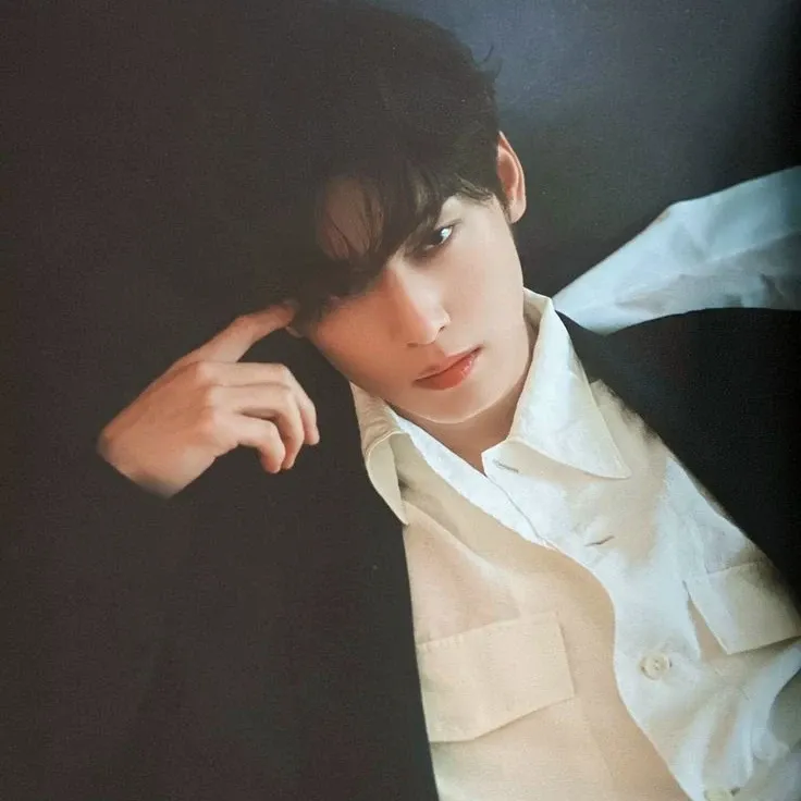 A moment captured by a fan of Cha Eunwoo