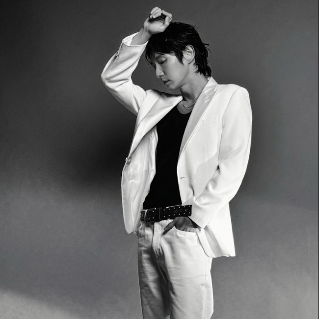 A moment captured by a fan of Lee Joongi