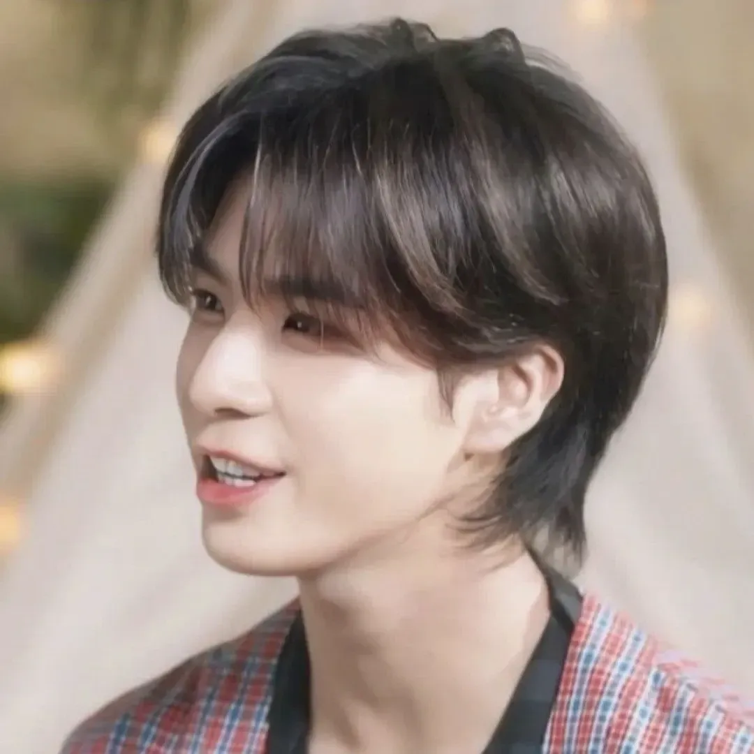 Recent activity shot of Jeong Dongwon