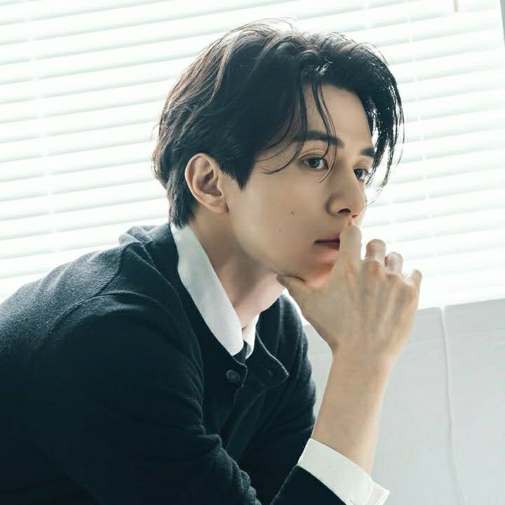 Behind-the-scenes cut of Lee Dongwook
