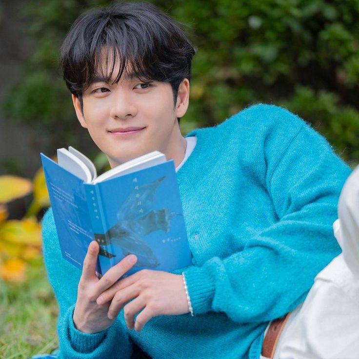 A moment captured by a fan of Kang Taeoh