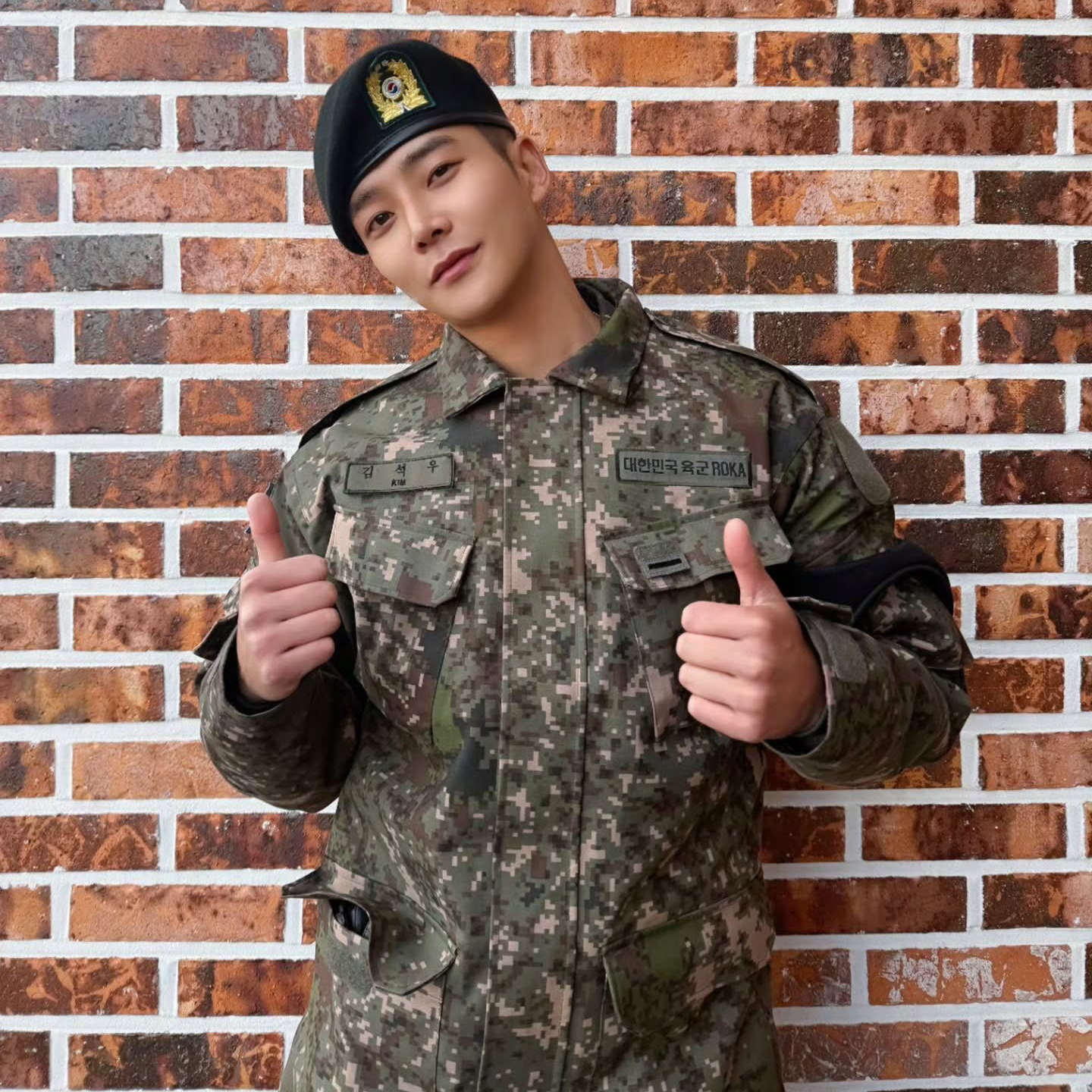 로운의 비하인드 컷