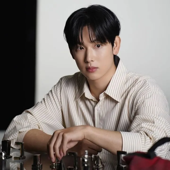 Latest photo of Yim Siwan