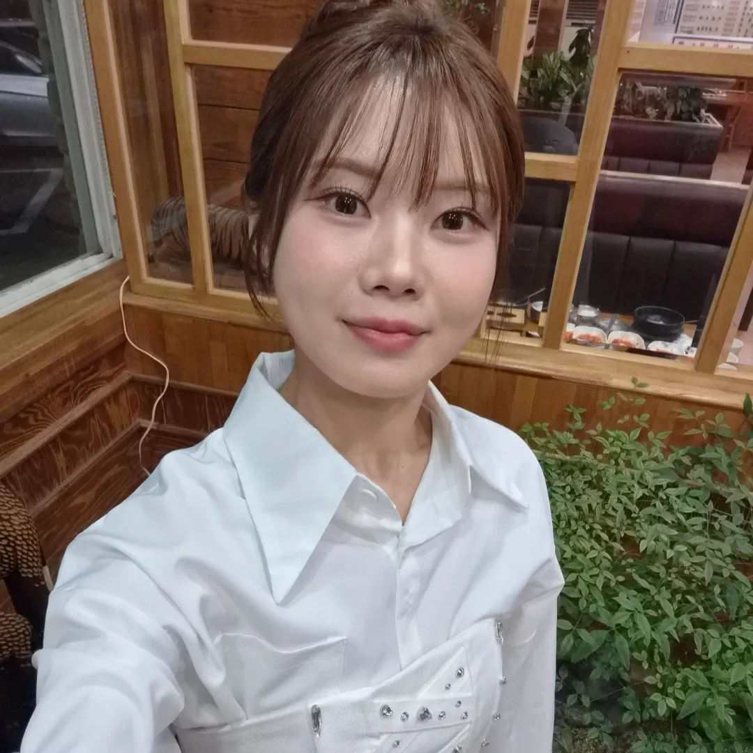 Recent activity shot of Bae Ahyeon