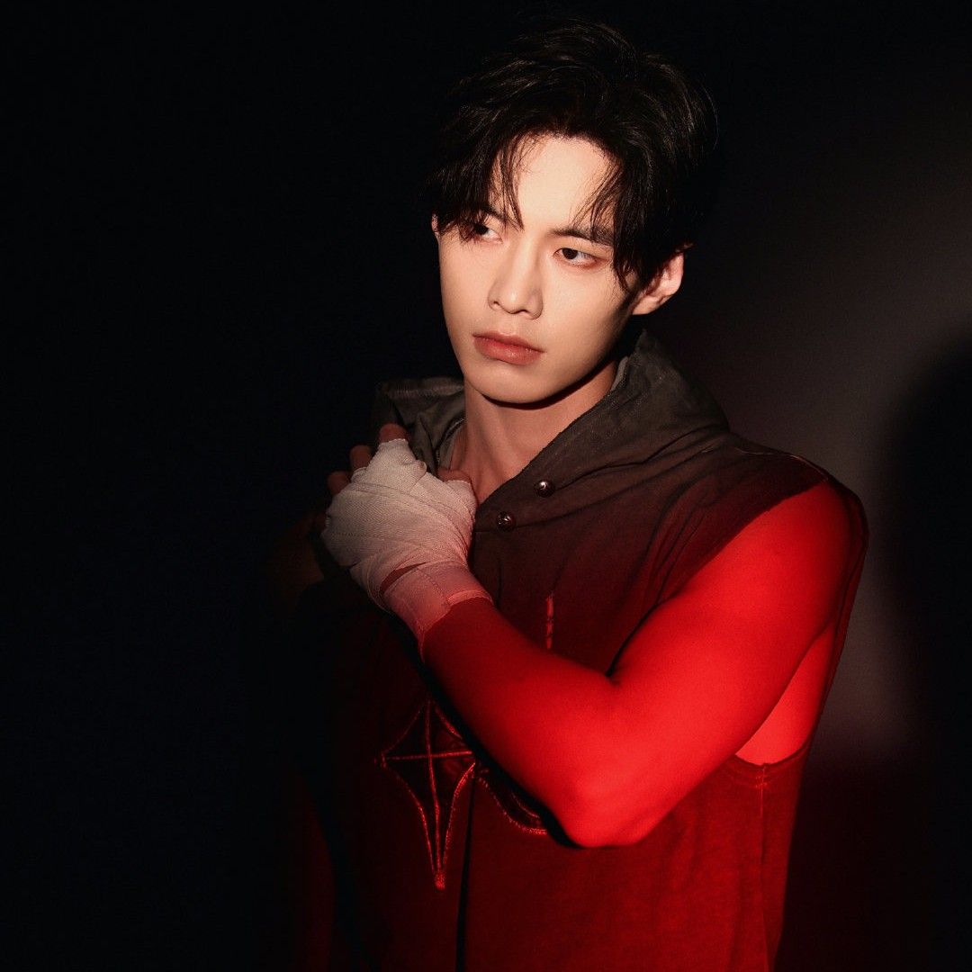 Latest photo of He Yu