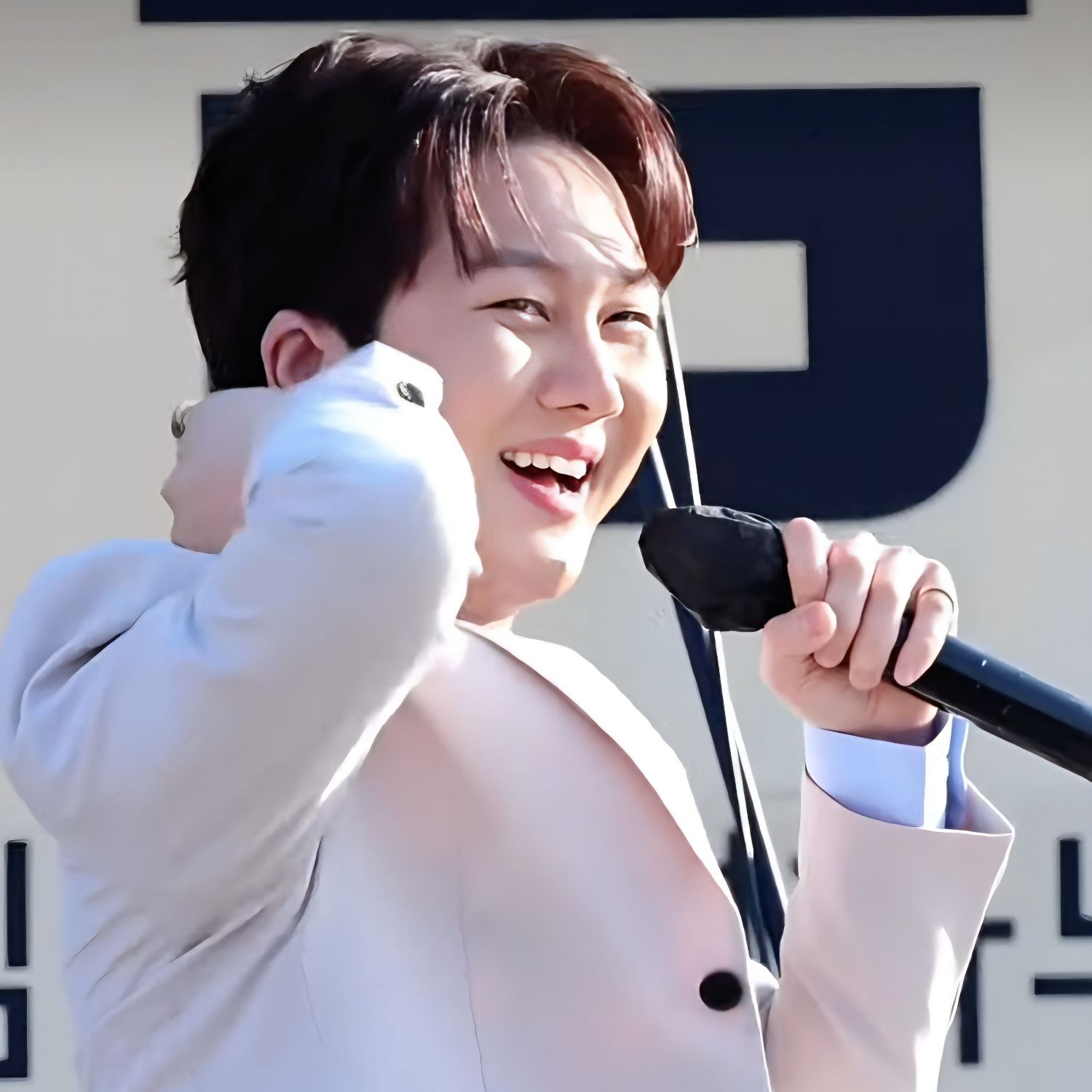 粉丝拍下的金秀瓒瞬间