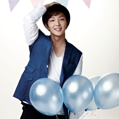 A moment captured by a fan of Lee Joongi