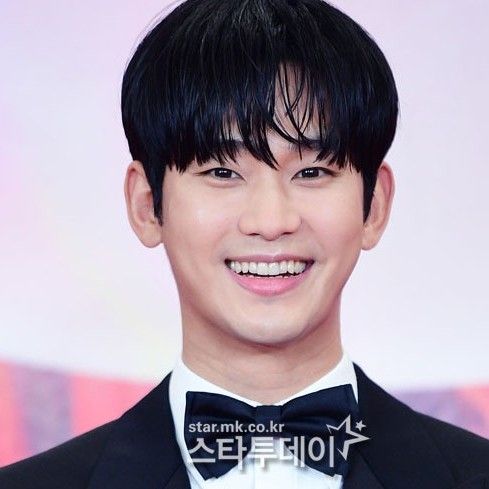 金秀賢的幕後花絮