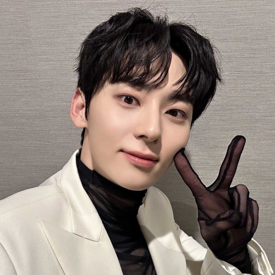 Recent activity shot of Hwang Minhyun