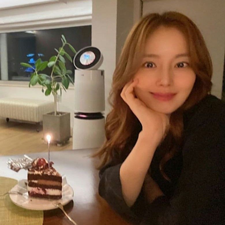 Behind-the-scenes cut of Moon Chaewon