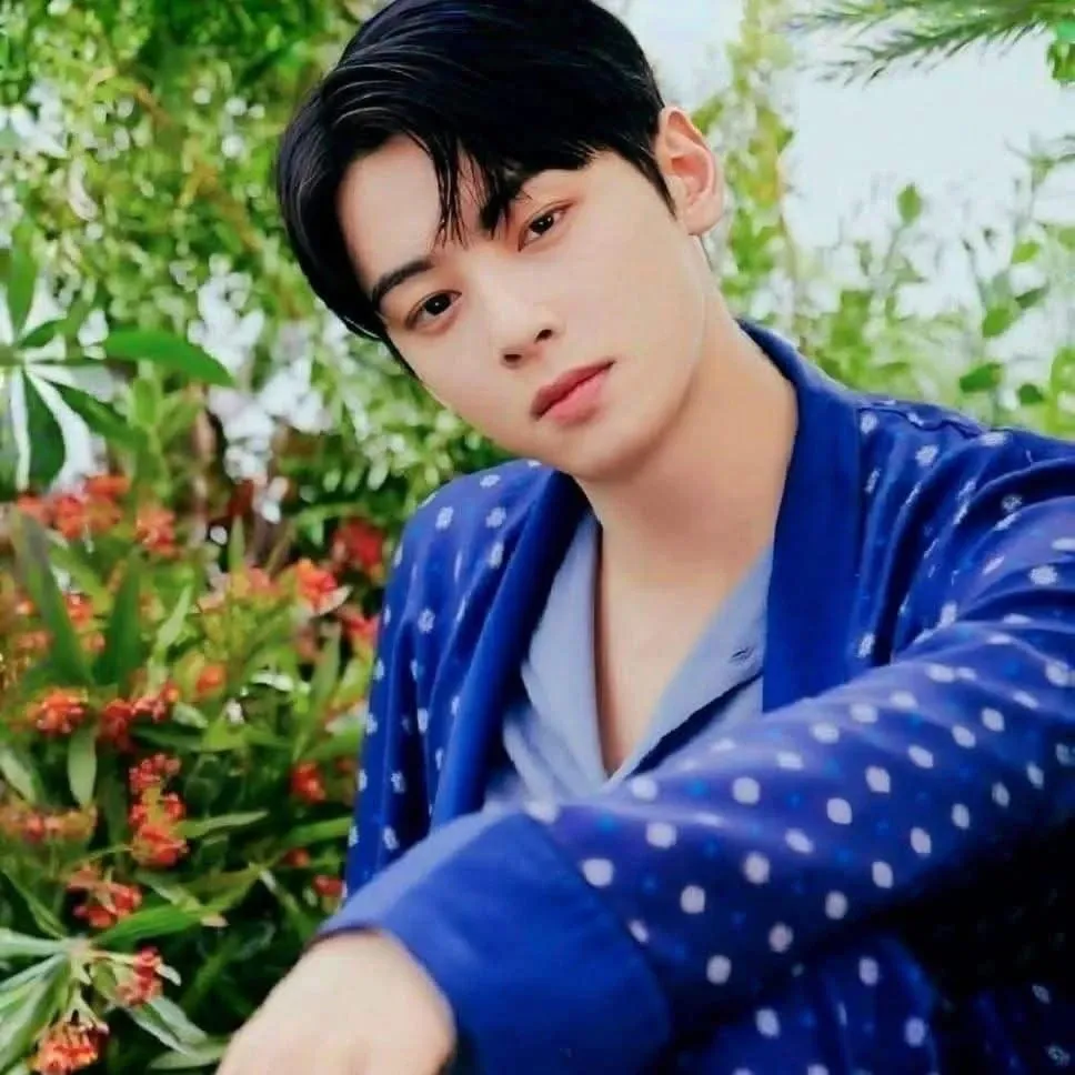 Foto kegiatan terbaru dari Cha Eunwoo