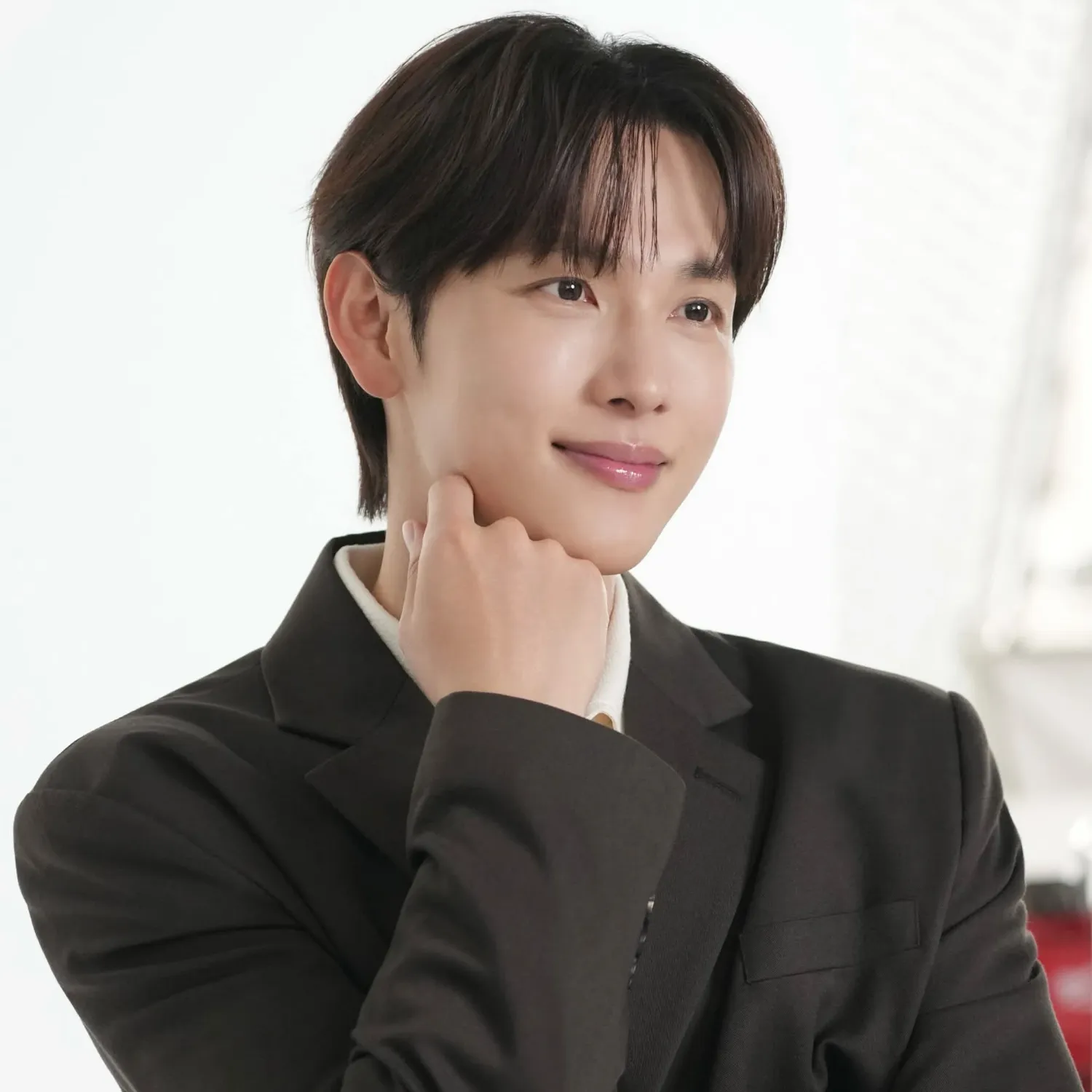 Behind-the-scenes cut of Yim Siwan