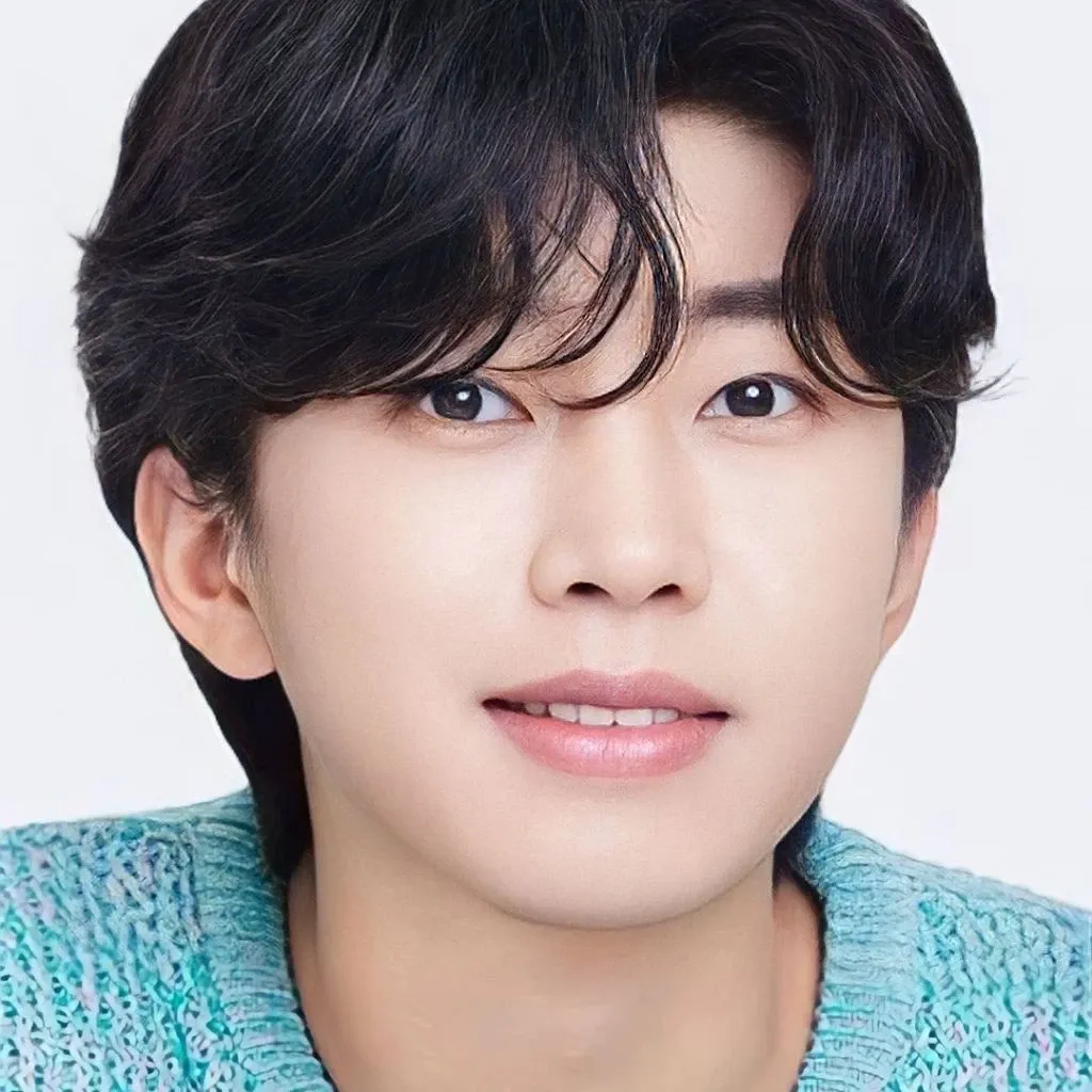 Foto kegiatan terbaru dari Lim Youngwoong