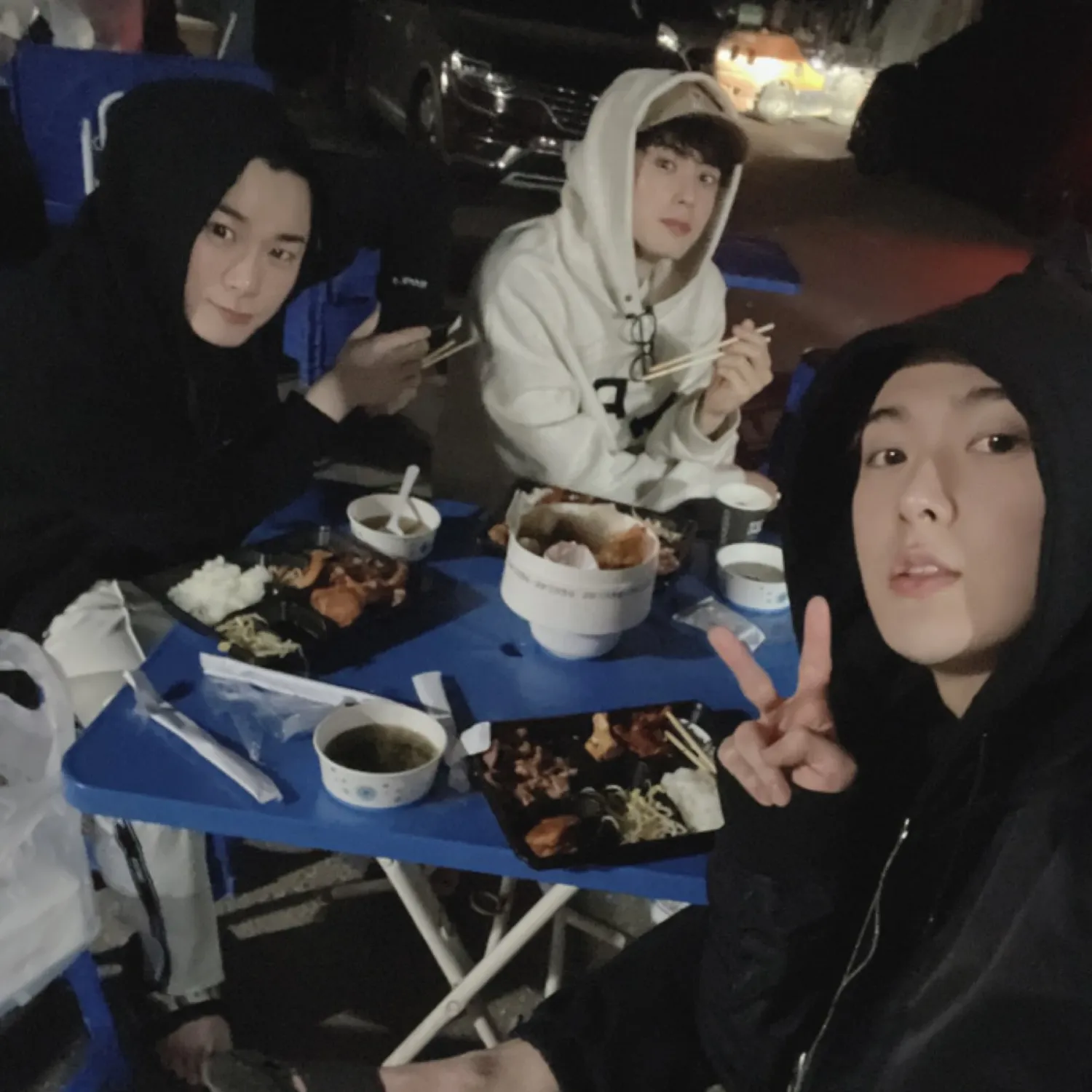 Behind-the-scenes cut of Cha Eunwoo