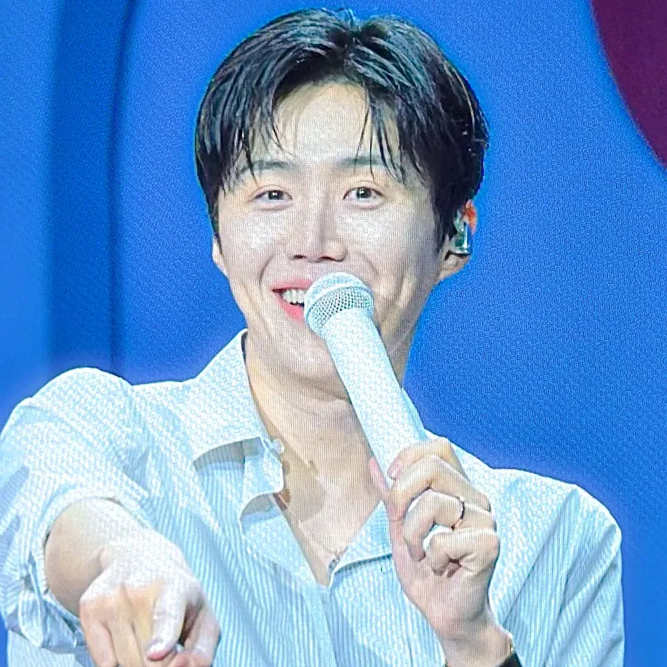 Foto kegiatan terbaru dari Kim Seonho