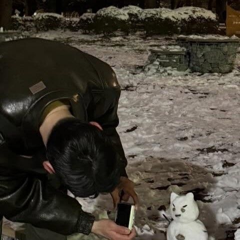 A moment captured by a fan of Park Seoham