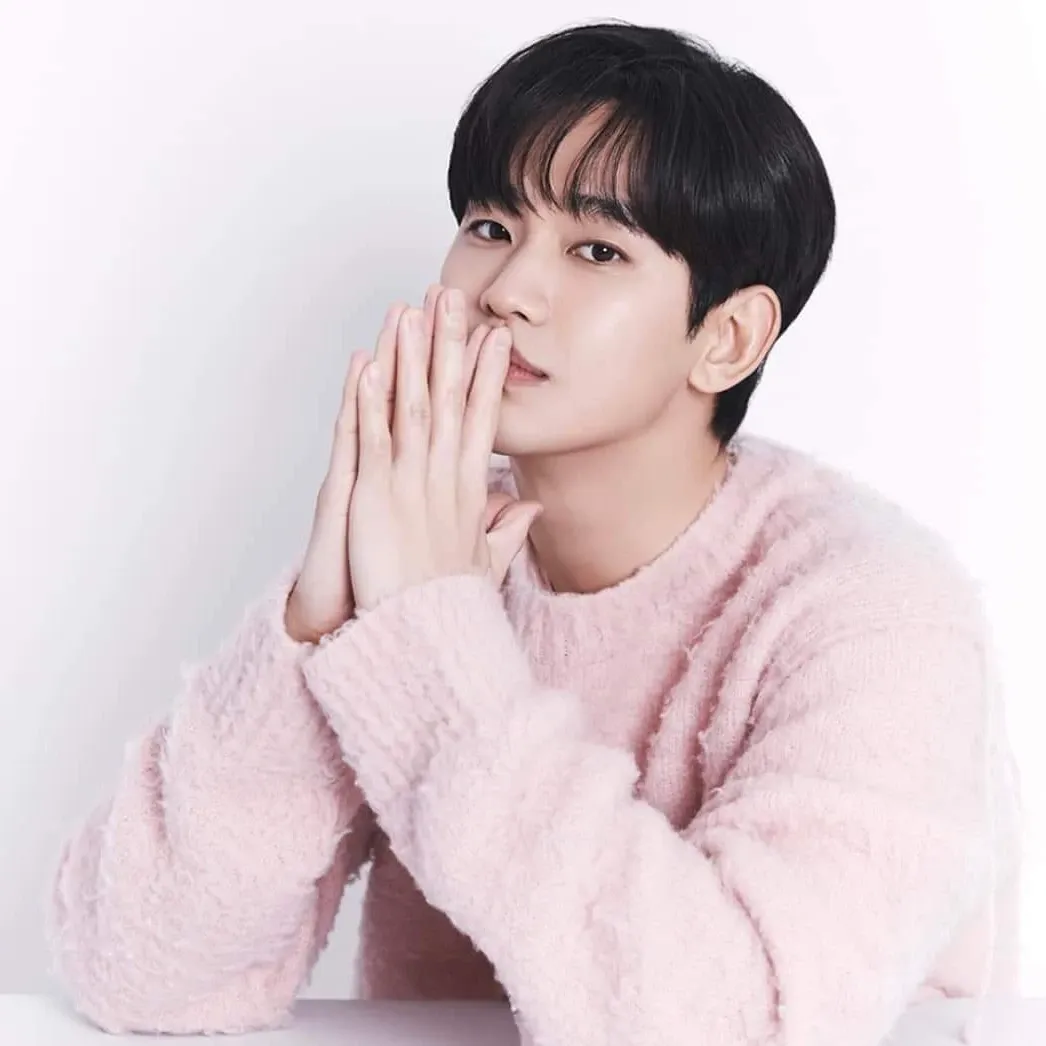 Behind-the-scenes cut of Kim Soohyun