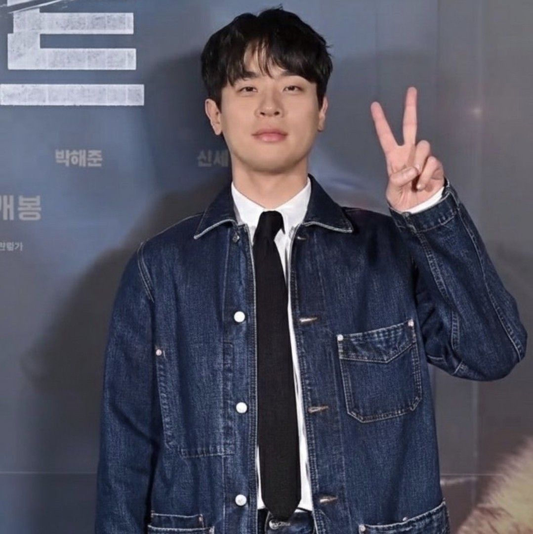 Behind-the-scenes cut of Park Jeongmin