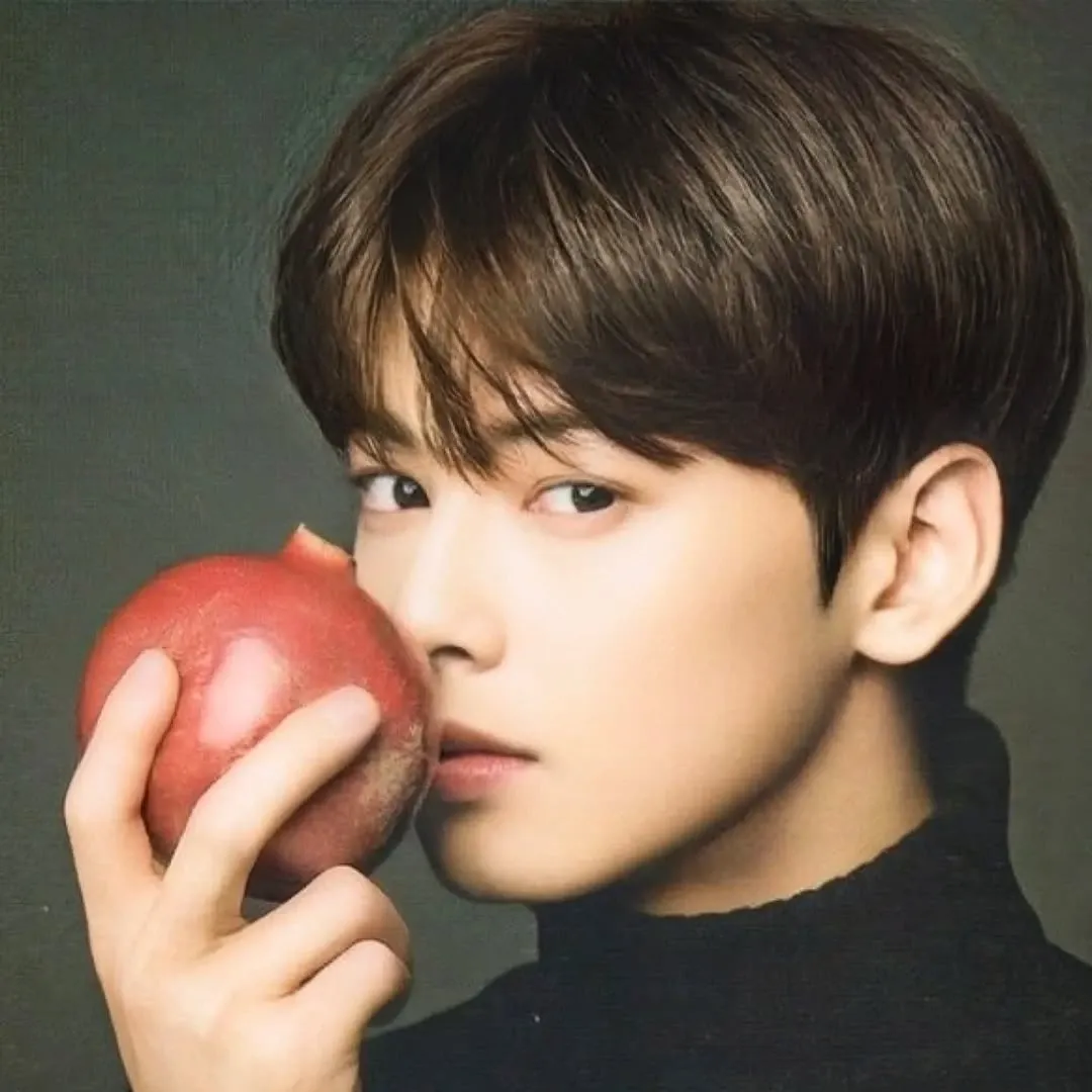 Latest photo of Cha Eunwoo