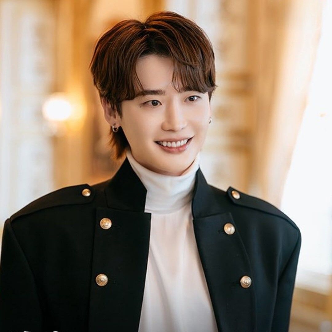 Latest photo of Lee Jongsuk