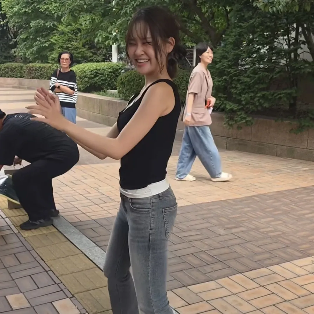 粉絲拍下的金多賢瞬間