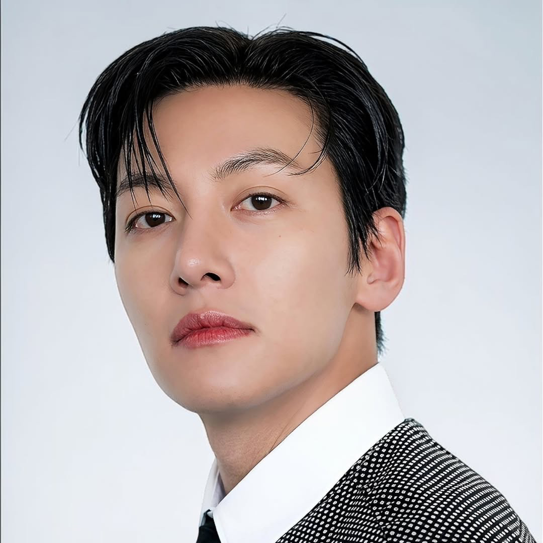 粉丝拍下的池昌旭瞬间