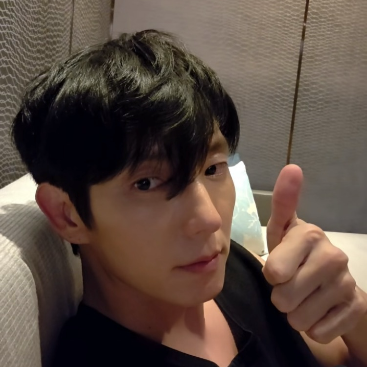 Recent activity shot of Lee Joongi