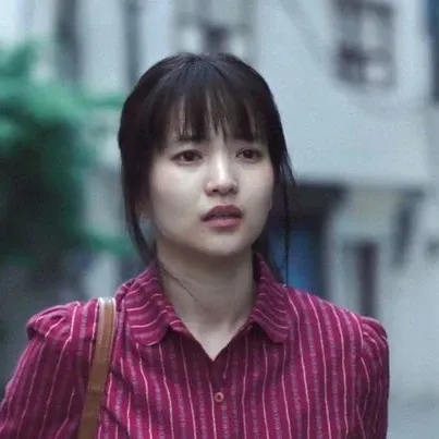 Behind-the-scenes cut of Kim Taeri