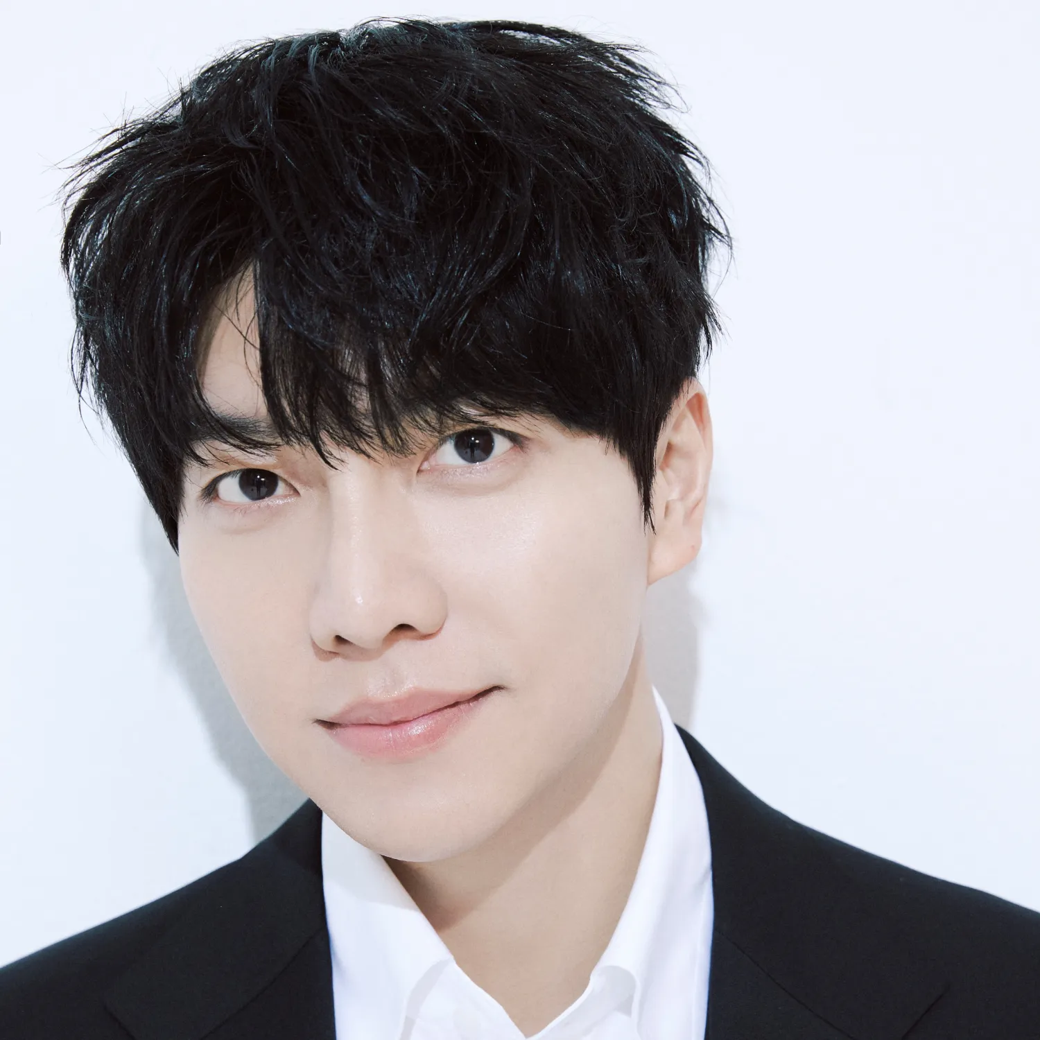 Behind-the-scenes cut of Lee Seunggi
